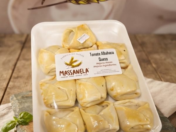 Tomate Albahaca Queso – Empanadas de Cóctel Massanela