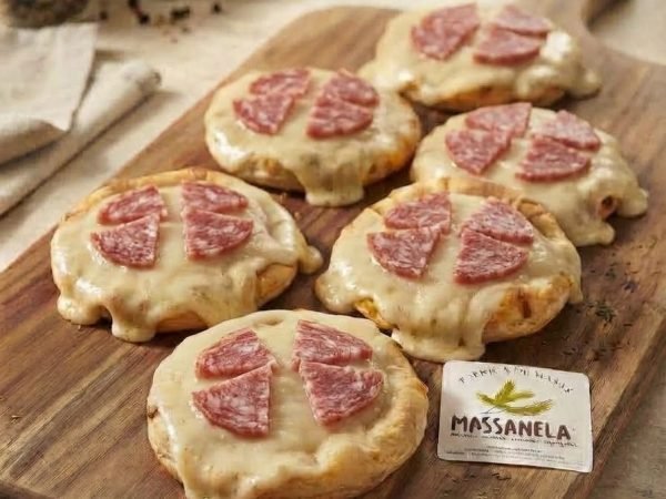 Pizzeta Queso Salame – Pizzetas Massanela